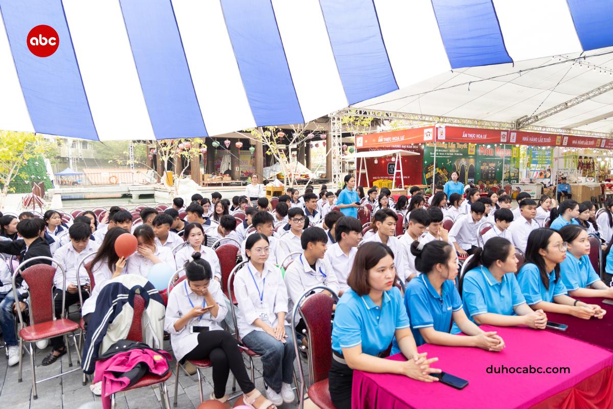 abc-giao-luu-voi-truong-thpt-truong-han-sieu-13